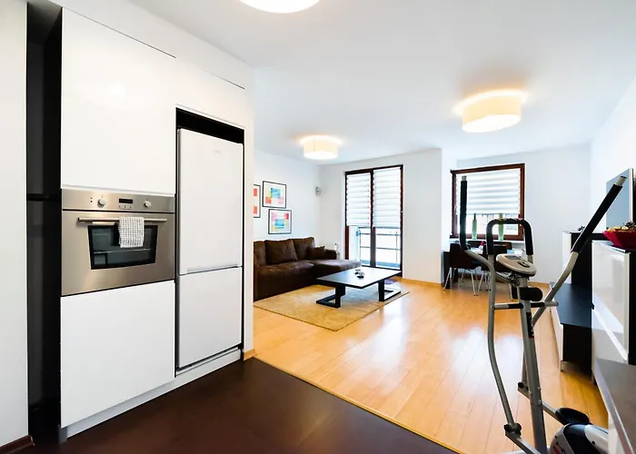 Mokotow Sunlight By Bookinghost Warszawa